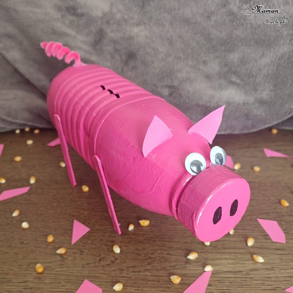 Activité créative et manuelle enfants - Fabriquer un cochon tirelire avec une bouteille de lait - Récup', recyclage, surcyclage - Bâtonnets de glace en bois - Bricolage et Peinture - Bricolage facile et rapide pour un thème sur les animaux de la ferme - Arts visuels et atelier Maternelle et élémentaire - Créativité - Cycle 1 ou 2 - tutoriel photos - mslf