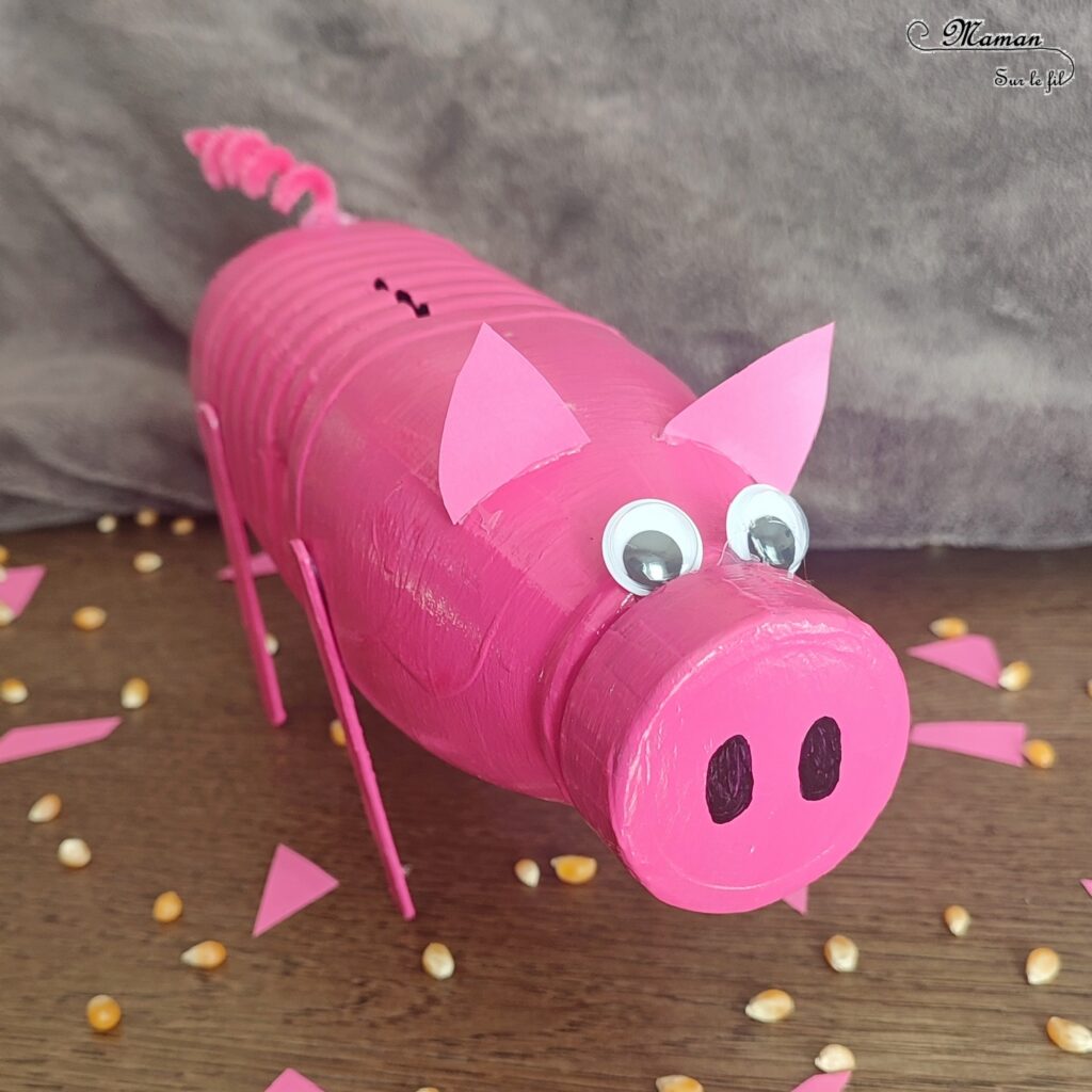 Activité créative et manuelle enfants - Fabriquer un cochon tirelire avec une bouteille de lait - Récup', recyclage, surcyclage - Bâtonnets de glace en bois - Bricolage et Peinture - Bricolage facile et rapide pour un thème sur les animaux de la ferme - Arts visuels et atelier Maternelle et élémentaire - Créativité - Cycle 1 ou 2 - tutoriel photos - mslf