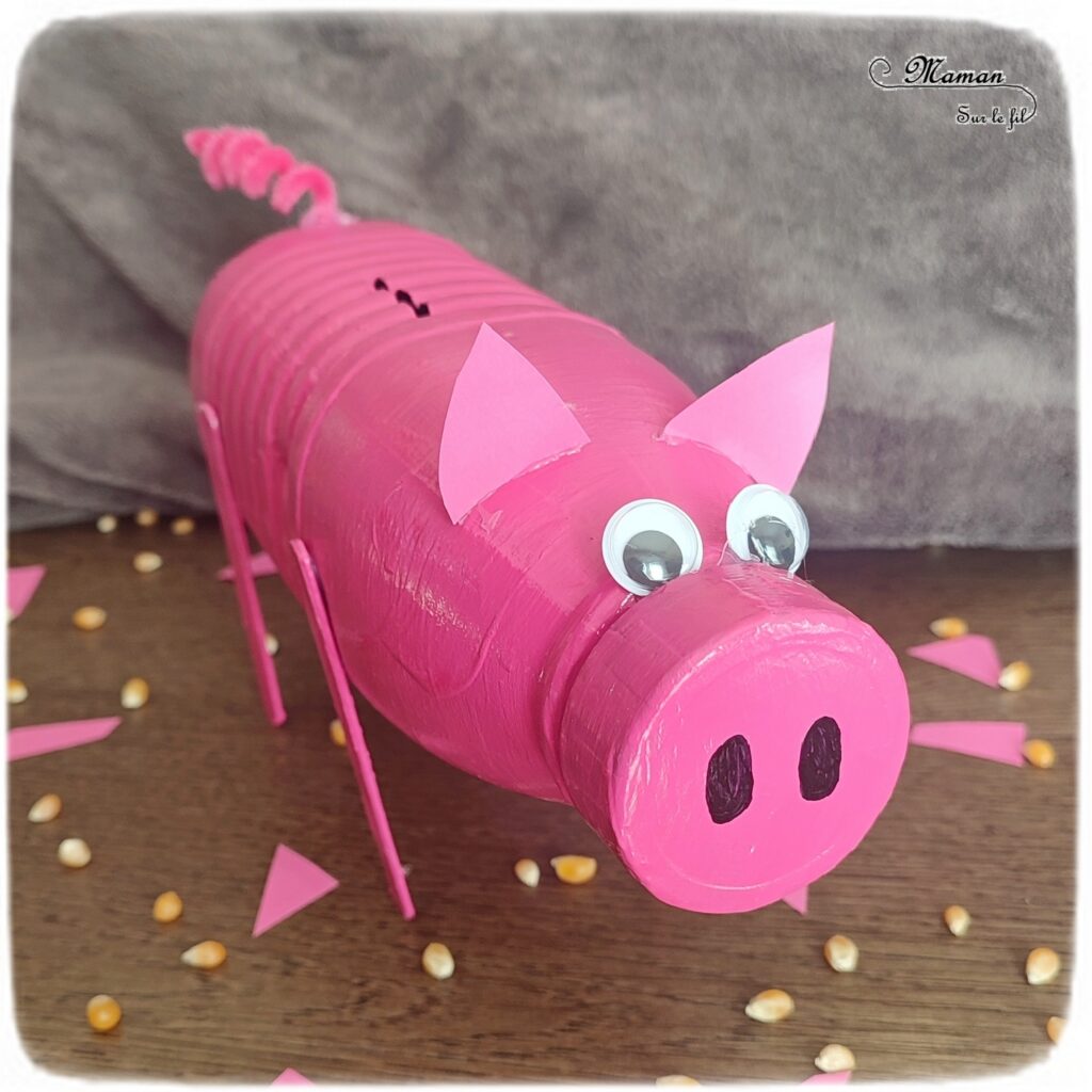 Activité créative et manuelle enfants - Fabriquer un cochon tirelire avec une bouteille de lait - Récup', recyclage, surcyclage - Bâtonnets de glace en bois - Bricolage et Peinture - Bricolage facile et rapide pour un thème sur les animaux de la ferme - Arts visuels et atelier Maternelle et élémentaire - Créativité - Cycle 1 ou 2 - tutoriel photos - mslf