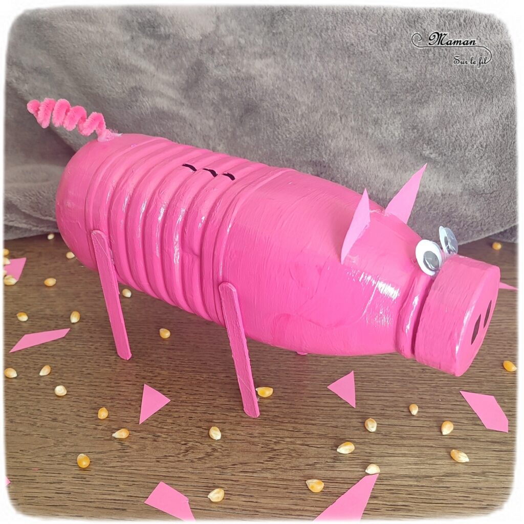 Activité créative et manuelle enfants - Fabriquer un cochon tirelire avec une bouteille de lait - Récup', recyclage, surcyclage - Bâtonnets de glace en bois - Bricolage et Peinture - Bricolage facile et rapide pour un thème sur les animaux de la ferme - Arts visuels et atelier Maternelle et élémentaire - Créativité - Cycle 1 ou 2 - tutoriel photos - mslf