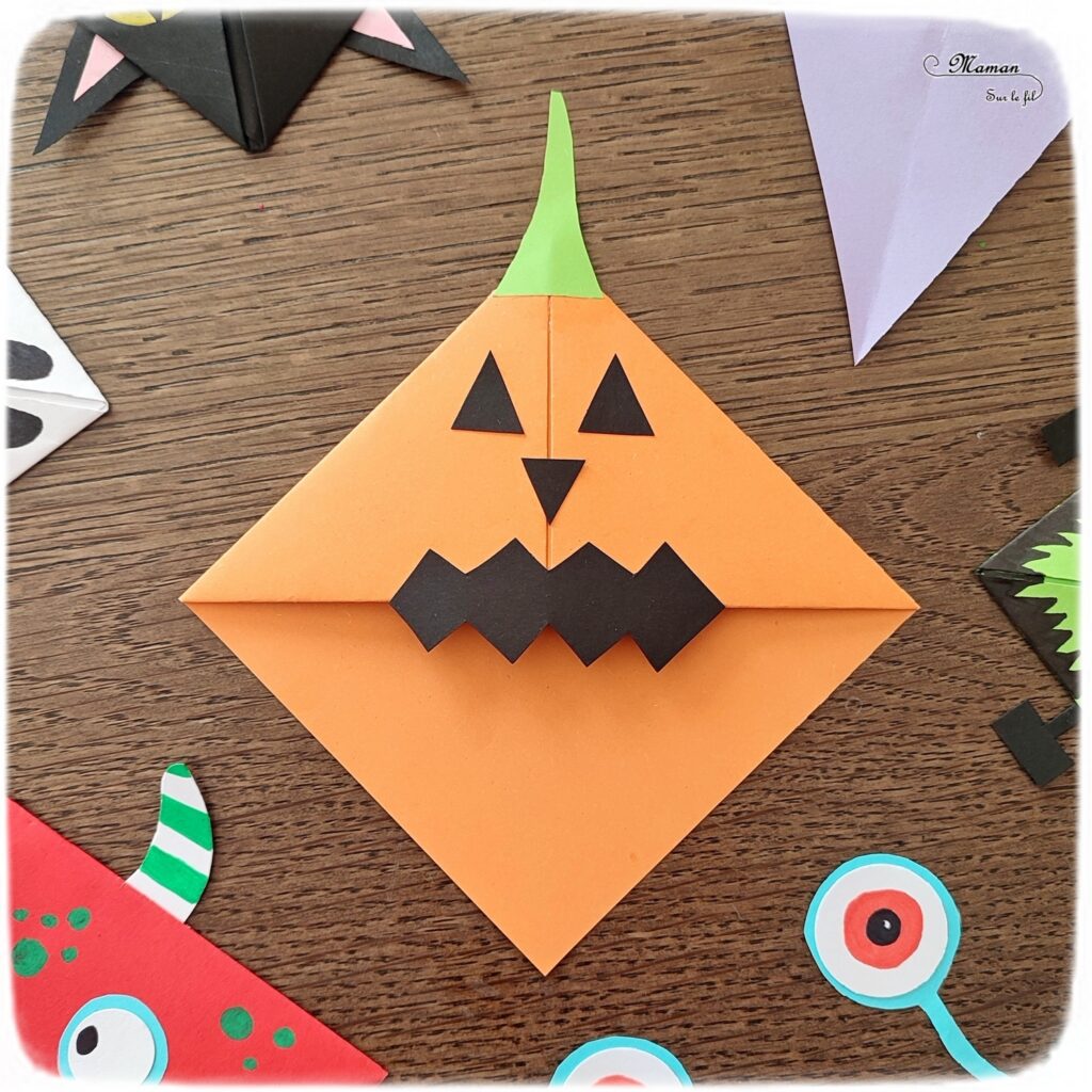 Activité créative et manuelle enfants - Fabriquer des marque-pages pour Halloween - A insérer dans le coin des pages de livre - Plusieurs versions : citrouille, squelette, Frankenstein, sorcière et son chapeau, chat noir, monstres - Origami, tutoriel photos du pliage de papier - Découpage, collage, dessin - Thème Halloween, Créatures légendaires - Bricolage facile et rapide - Arts visuels et atelier Maternelle et élémentaire - Créativité - Cycle 1 ou 2 - tutoriel photos - mslf