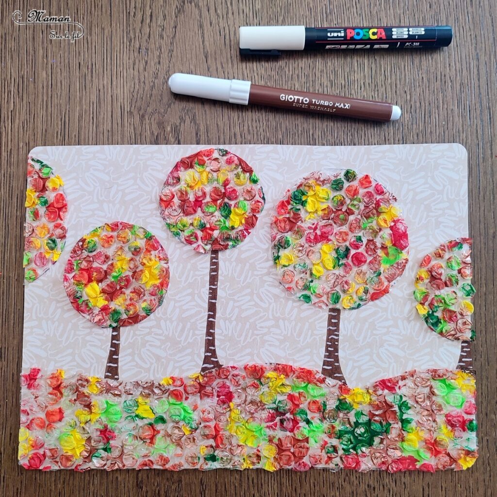 Activité créative et manuelle enfants - Créer des arbres Automne avec du papier à bulles peint - Tableau automnal avec une technique de peinture rigolote - Récup', recyclage, surcyclage - Découpage, peinture, collage, cercle et dessin - Arts visuels - Bricolage - Thème Automne, forêt, arbres - Bricolage facile et rapide - Arts visuels et atelier Maternelle et élémentaire - Créativité - Cycle 1 ou 2 - tutoriel photos - mslf