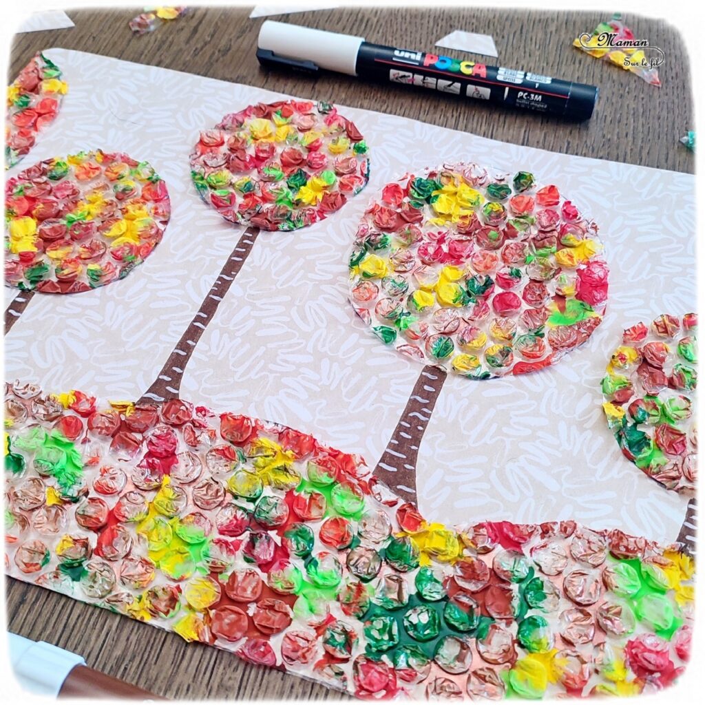 Activité créative et manuelle enfants - Créer des arbres Automne avec du papier à bulles peint - Tableau automnal avec une technique de peinture rigolote - Récup', recyclage, surcyclage - Découpage, peinture, collage, cercle et dessin - Arts visuels - Bricolage - Thème Automne, forêt, arbres - Bricolage facile et rapide - Arts visuels et atelier Maternelle et élémentaire - Créativité - Cycle 1 ou 2 - tutoriel photos - mslf