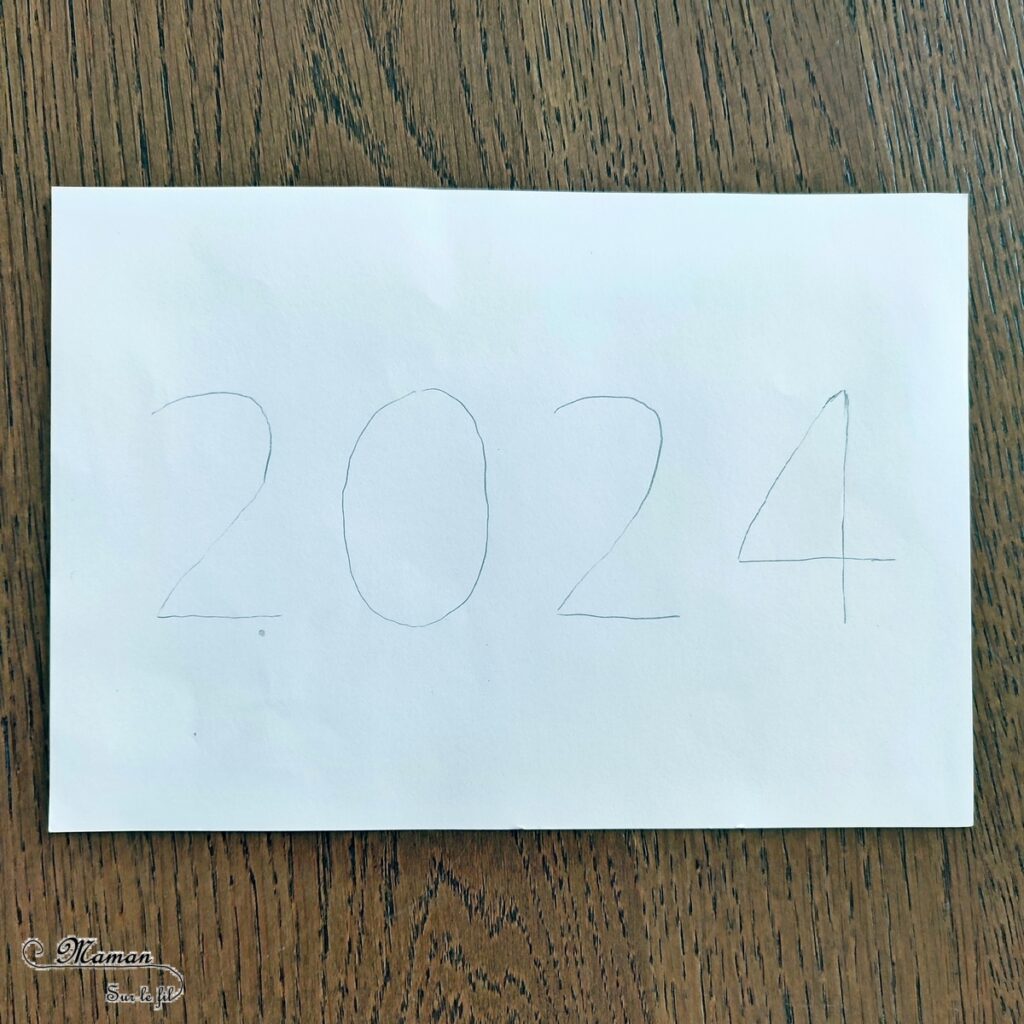 Créer une carte pour fêter une bonne année 2024 avec des gommettes : activité créative et manuelle enfants - Bricolage facile et rapide de cartes DIY - Carte de voeux fait maison - Découpage, collage et gommettes - Logique et respect d'un algorithme de couleurs - Récup' de chutes de papier coloré - Arts visuels et Bricolage maternelle ou élémentaire (cycles 1 et 2) - Thème Nouvelle année, bonne année, nouvel an - Créativité - tutoriel photos - mslf