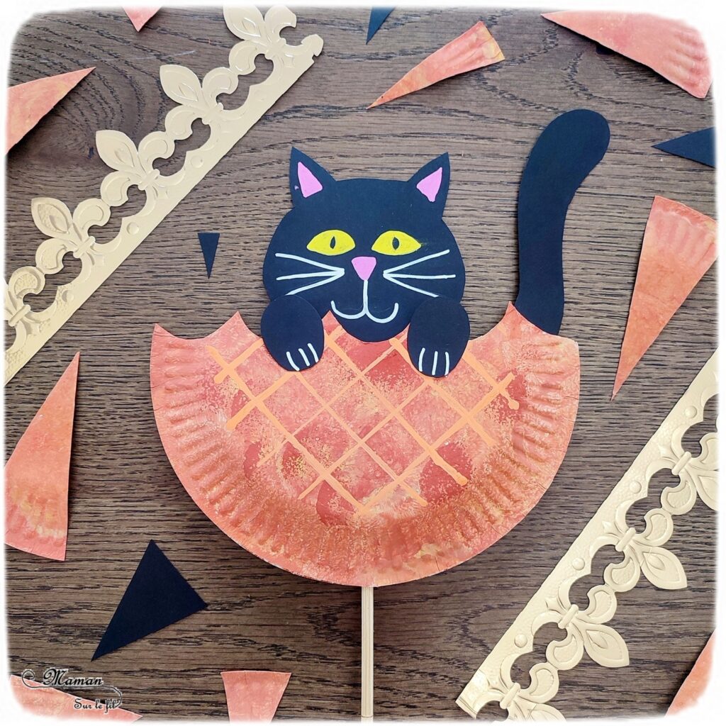 Fabriquer un chat noir qui se cache dans la galette des rois : activité créative et manuelle enfants pour fêter l'Epiphanie - Bricolage et jeu DIY rigolo et mignon - Chat qui croque la galette - Récup' Assiette en carton - Peinture, découpage, collage, dessin - Arts visuels et Bricolage maternelle ou élémentaire (cycles 1, 2 et 3) - Thème Epiphanie, Galette, animaux domestiques - Créativité - tutoriel photos et vidéo - mslf