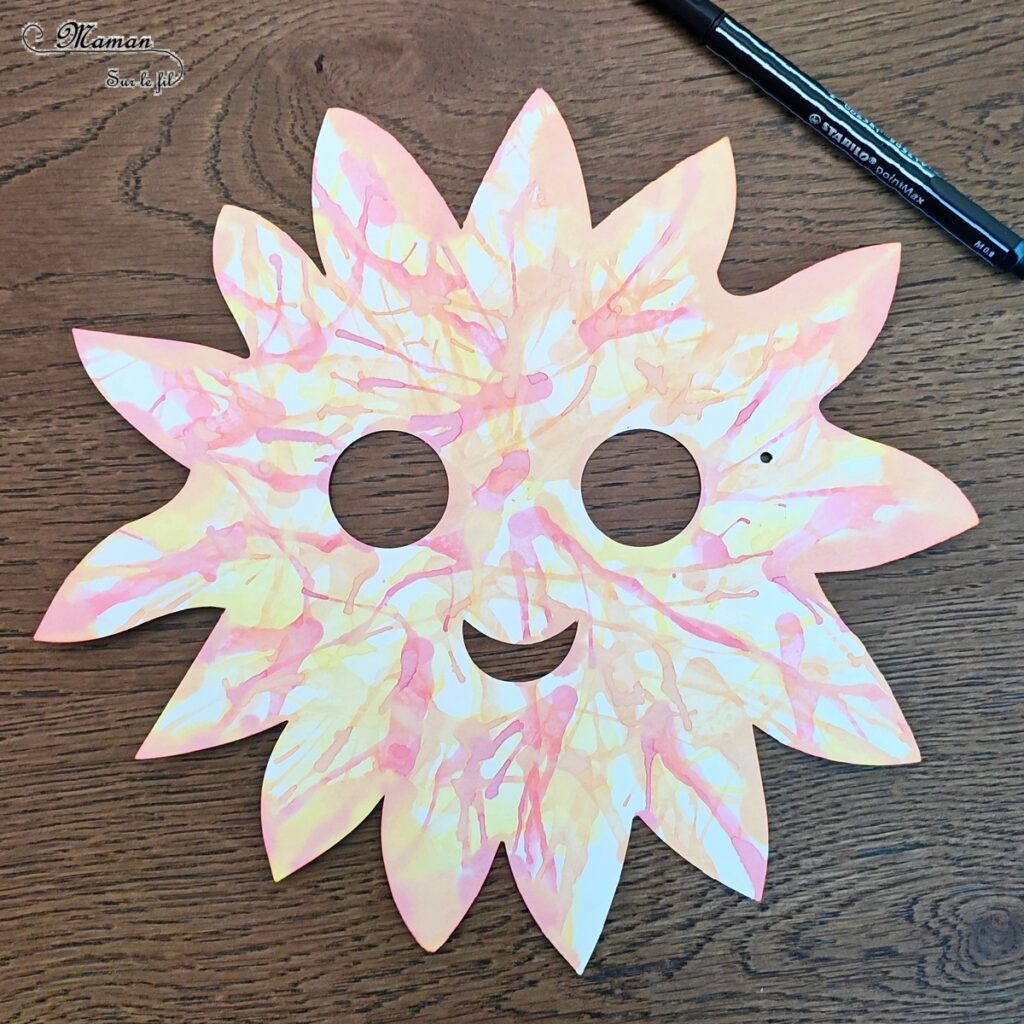 Décorer des masques à l'encre soufflée à la paille pour le carnaval : activité créative et manuelle enfants - Masques en papier cartonné (fleur et soleil) décorés avec la technique de l'encre soufflée - Pipettes et pailles - Graphismes et dessins noirs pour le contraste - Arts visuels et Bricolage maternelle ou élémentaire (cycles 1, 2) - Thème carnaval, Mardi-Gras, déguisement, printemps, fleurs, météo, soleil - Créativité - tutoriel photos - mslf