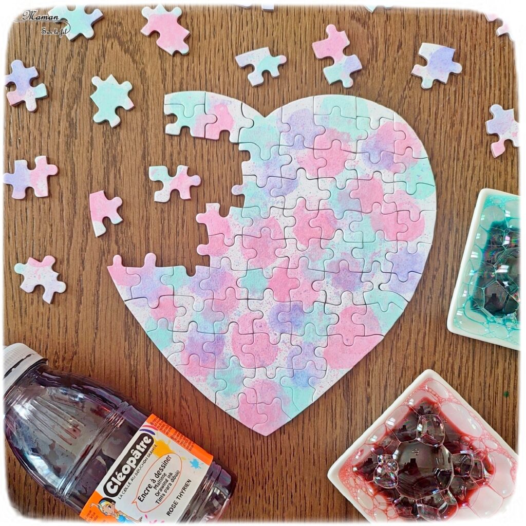 Décorer un puzzle Coeur en carton avec la technique de l'encre et des bulles de savon : activité créative et manuelle enfants - Jeu DIY - Encre, Liquide vaisselle, paille et travail du souffle - Effet aquarelle - Cadeau à offrir pour la Saint Valentin, la fête des mères, pères, grands-mères-, grands-pères... - Arts visuels et Bricolage maternelle ou élémentaire (cycles 1, 2 et 3) - Thème Saint-Valentin, Amour, Amitié, à offrir - Créativité - tutoriel photos - mslf