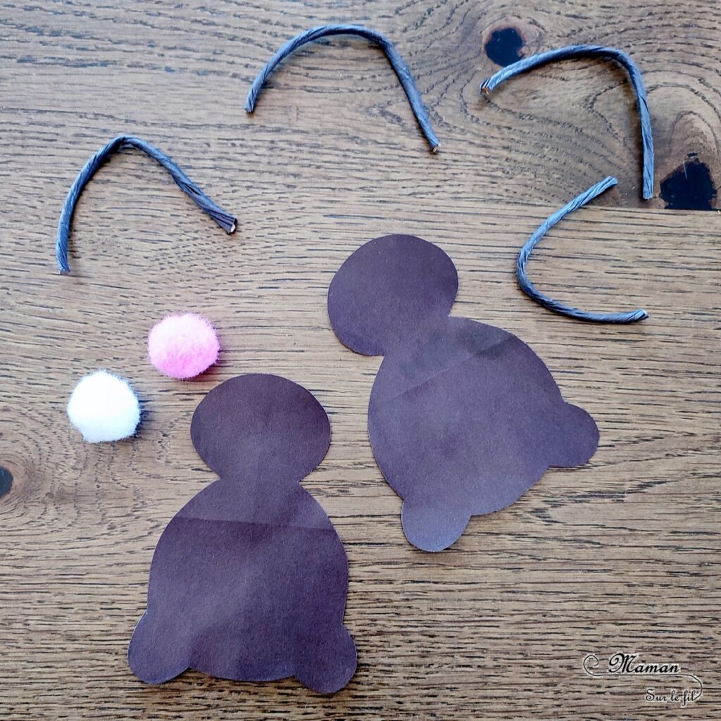 Fabriquer des lapins Récup' avec un sac en papier : activité créative, récup' et manuelle enfants - Sac marron type Kraft en papier cartonné - Corps des lapins découpés dans le sac, oreilles faites avec poignées - Découpage collage de papier et pompons pour la queue - Recyclage, surcyclage - Bricolage sympa et simple - Arts visuels et Bricolage - Thème Pâques, animaux de la ferme, de la campagne - Bricolage facile et rapide - Arts visuels et atelier Maternelle et élémentaire - Créativité - Cycle 1 ou 2 - tutoriel photos - mslf