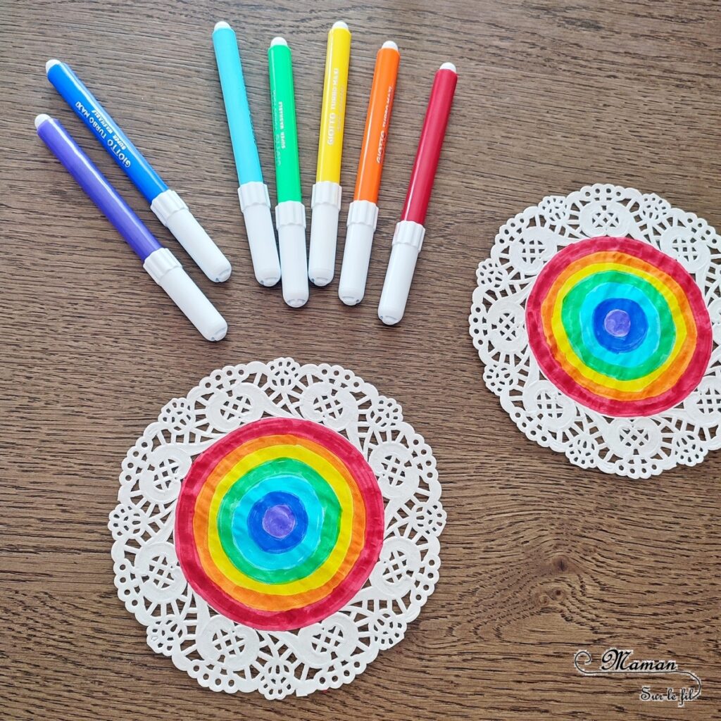 Fabriquer des papillons avec des napperons : activité créative, récup' et manuelle enfants - Version tout blanc ou arc-en-ciel - Coloriage, pliage, collage - Bricolage sympa et rigolo - Arts visuels Maternelle et cycle 2 - Thème Insectes et petites bêtes, jardin, printemps, météo, arc-en-ciel - Arts visuels et atelier Maternelle et élémentaire - Créativité - Cycle 1 ou 2 - tutoriel photos - mslf