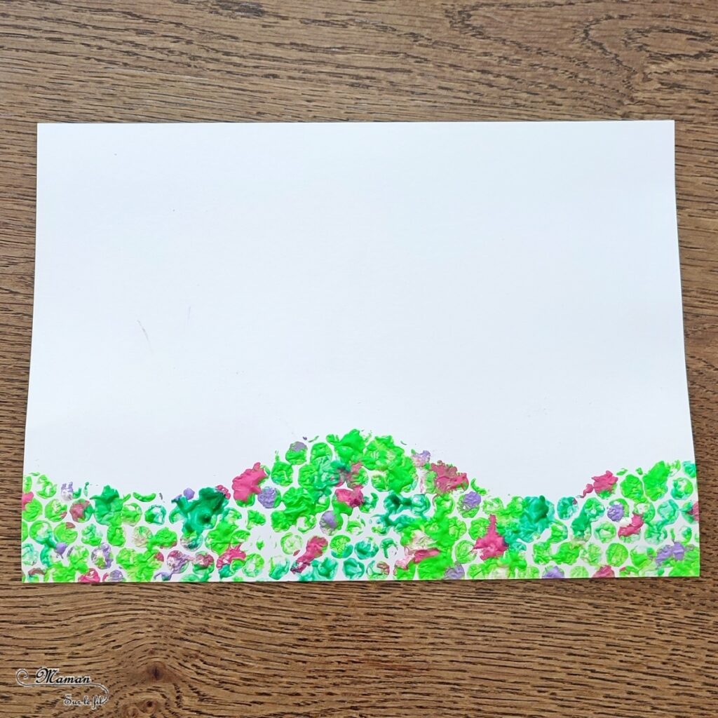 Peindre des arbres de printemps au papier à bulles : activité créative, récup', peinture et manuelle enfants - Découpage cercles, technique de peinture rigolote, dessin - Forêt avec arbre en fleurs - Surcyclage, recyclage - Décoration - Arts visuels et Bricolage - Thème Arbres, forêt, printemps - Bricolage facile et rapide - Arts visuels et atelier Maternelle et élémentaire - Créativité - Cycle 1 ou 2 - tutoriel photos - mslf