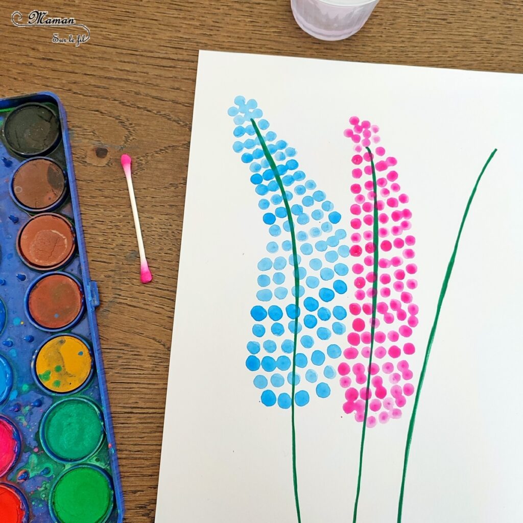 Peindre des jacinthes avec un coton-tige : activité créative, peinture et manuelle enfants - Dessin des tiges et feuilles - Peinture des fleurs avec la technique du pointillisme aux cotons-tiges - peinture de l'herbe et des feuilles au pinceau - Arts visuels et Bricolage - Thème printemps, jardin et fleurs - Bricolage facile et rapide - Arts visuels et atelier Maternelle et élémentaire - Créativité - Cycle 1 ou 2 - tutoriel photos - mslf