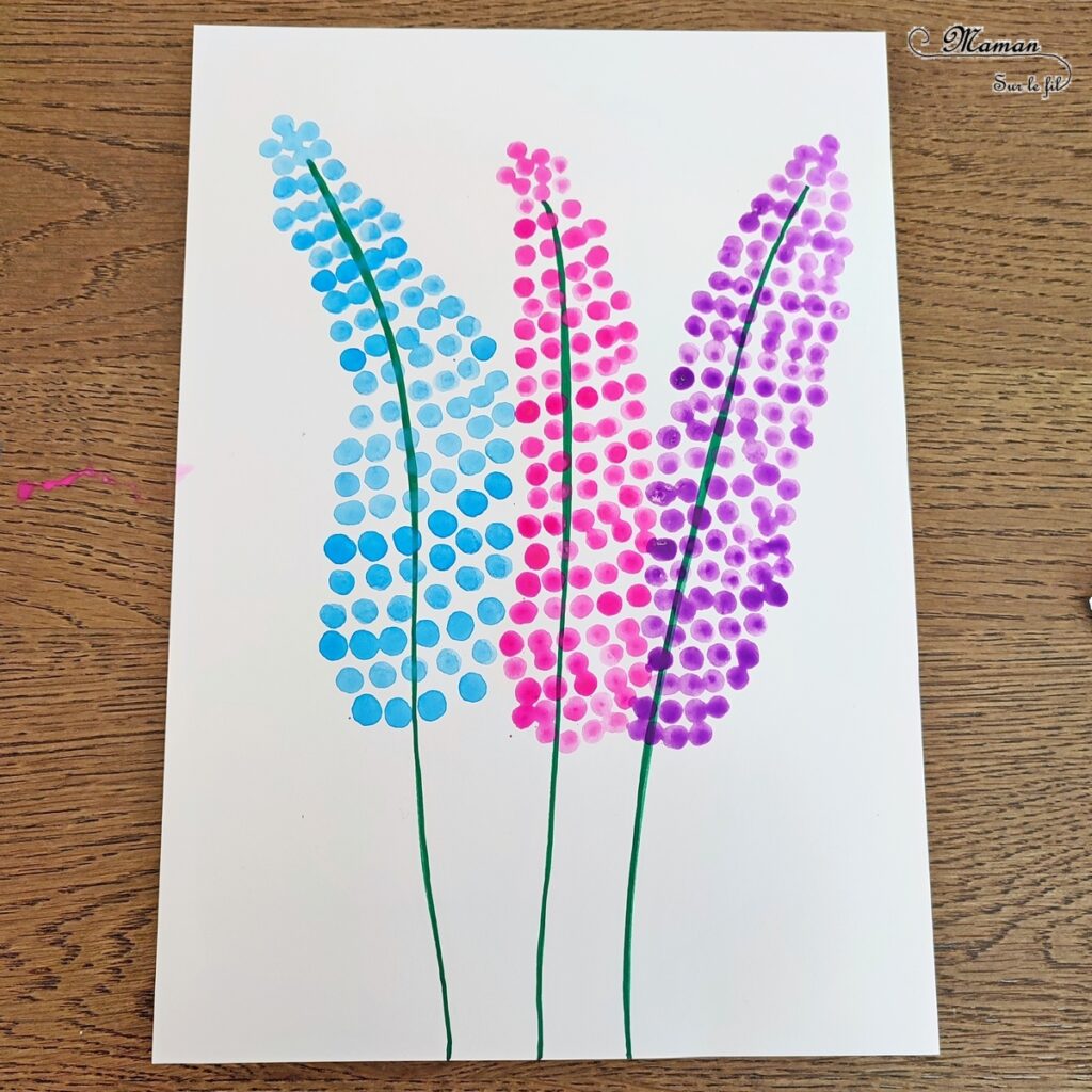 Peindre des jacinthes avec un coton-tige : activité créative, peinture et manuelle enfants - Dessin des tiges et feuilles - Peinture des fleurs avec la technique du pointillisme aux cotons-tiges - peinture de l'herbe et des feuilles au pinceau - Arts visuels et Bricolage - Thème printemps, jardin et fleurs - Bricolage facile et rapide - Arts visuels et atelier Maternelle et élémentaire - Créativité - Cycle 1 ou 2 - tutoriel photos - mslf