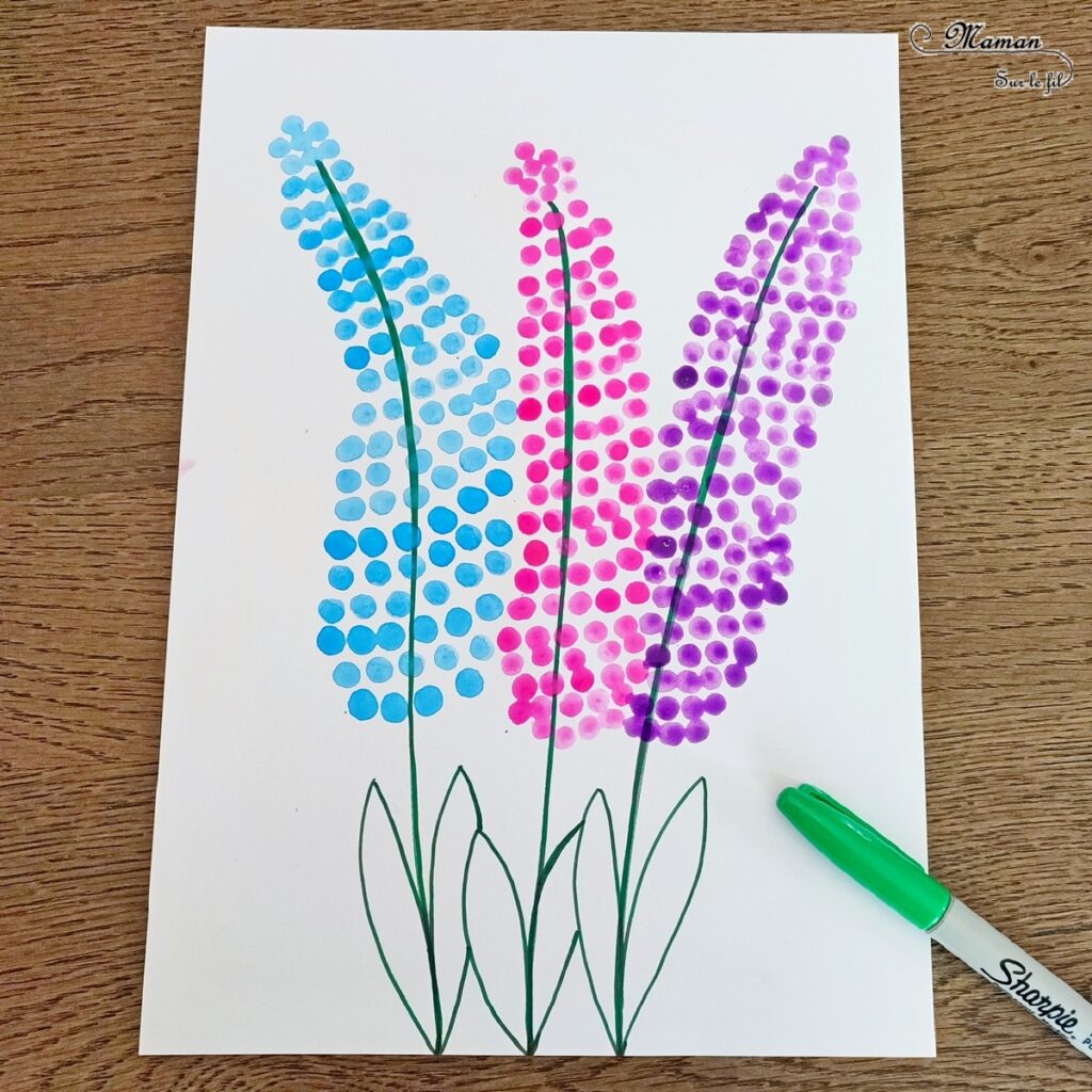 Peindre des jacinthes avec un coton-tige : activité créative, peinture et manuelle enfants - Dessin des tiges et feuilles - Peinture des fleurs avec la technique du pointillisme aux cotons-tiges - peinture de l'herbe et des feuilles au pinceau - Arts visuels et Bricolage - Thème printemps, jardin et fleurs - Bricolage facile et rapide - Arts visuels et atelier Maternelle et élémentaire - Créativité - Cycle 1 ou 2 - tutoriel photos - mslf