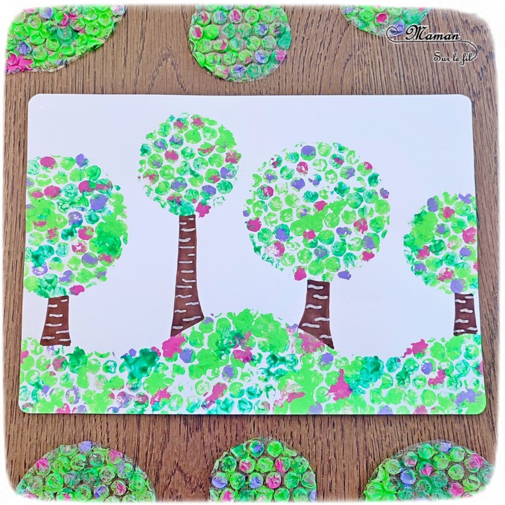 Peindre des arbres de printemps au papier à bulles : activité créative, récup', peinture et manuelle enfants - Découpage cercles, technique de peinture rigolote, dessin - Forêt avec arbre en fleurs - Surcyclage, recyclage - Décoration - Arts visuels et Bricolage - Thème Arbres, forêt, printemps - Bricolage facile et rapide - Arts visuels et atelier Maternelle et élémentaire - Créativité - Cycle 1 ou 2 - tutoriel photos - mslf