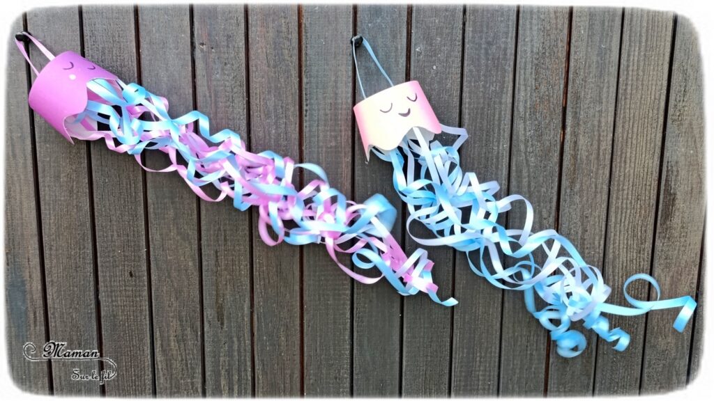 Fabriquer des méduses avec des gobelets et du bolduc : activité créative, récup' et manuelle enfants - Recyclage et surcyclage de gobelets ou verres en carton - Filaments, Tentacules avec des rubans Bolducs pour emballages cadeaux - Décoration, suspension DIY Fait maison - Thème animaux marins, poissons, été, aquarium, mer, océan - Bricolage sympa et facile - Arts visuels Maternelle et cycle 2 - Arts visuels et atelier Maternelle et élémentaire - Créativité - Cycle 1 ou 2 - tutoriel photos et vidéos - mslf