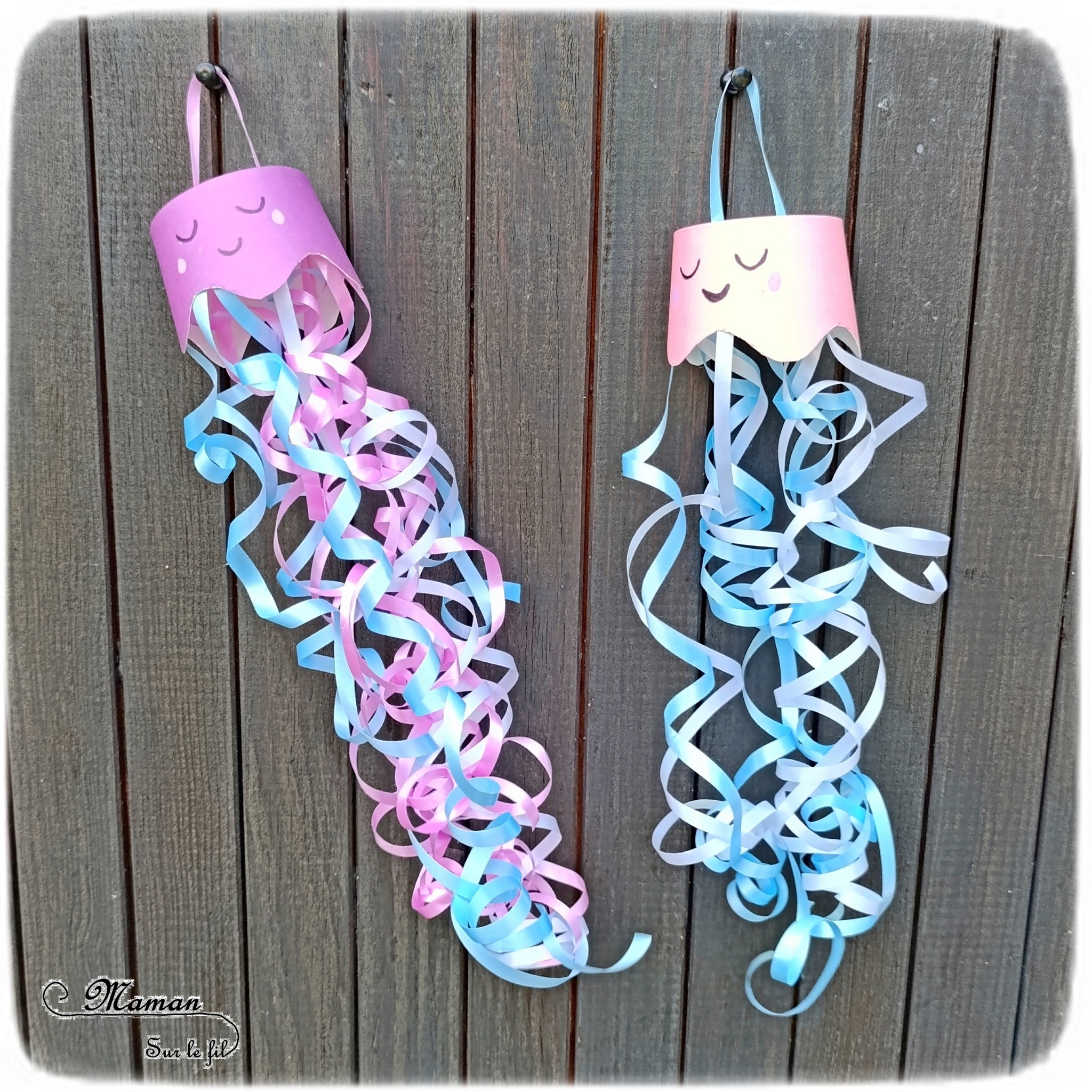 Fabriquer des méduses avec des gobelets et du bolduc : activité créative, récup' et manuelle enfants - Recyclage et surcyclage de gobelets ou verres en carton - Filaments, Tentacules avec des rubans Bolducs pour emballages cadeaux - Décoration, suspension DIY Fait maison - Thème animaux marins, poissons, été, aquarium, mer, océan - Bricolage sympa et facile - Arts visuels Maternelle et cycle 2 - Arts visuels et atelier Maternelle et élémentaire - Créativité - Cycle 1 ou 2 - tutoriel photos et vidéos - mslf