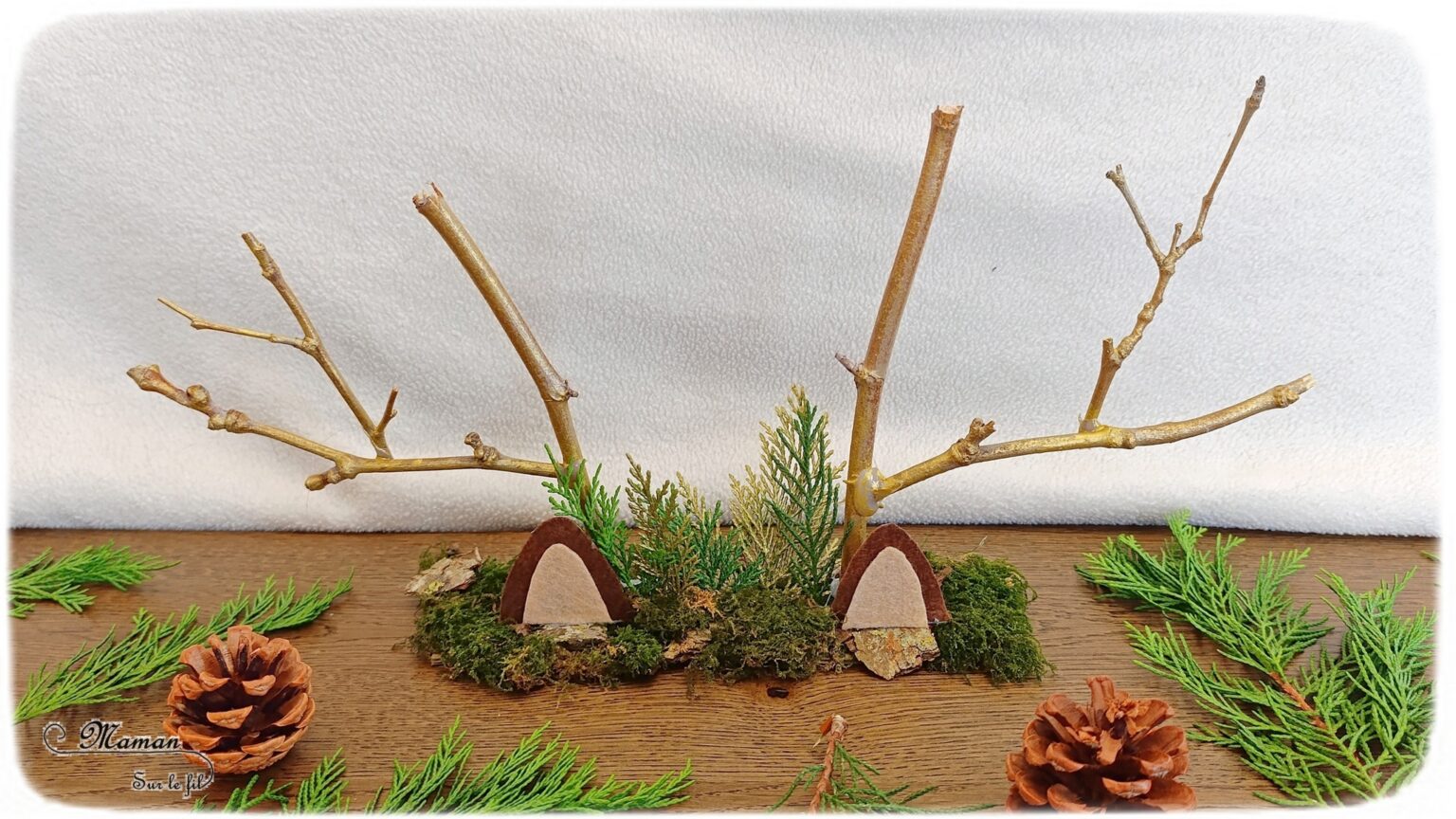 Découvrez notre couronne elfique aux bois de cerf argent et émeraude