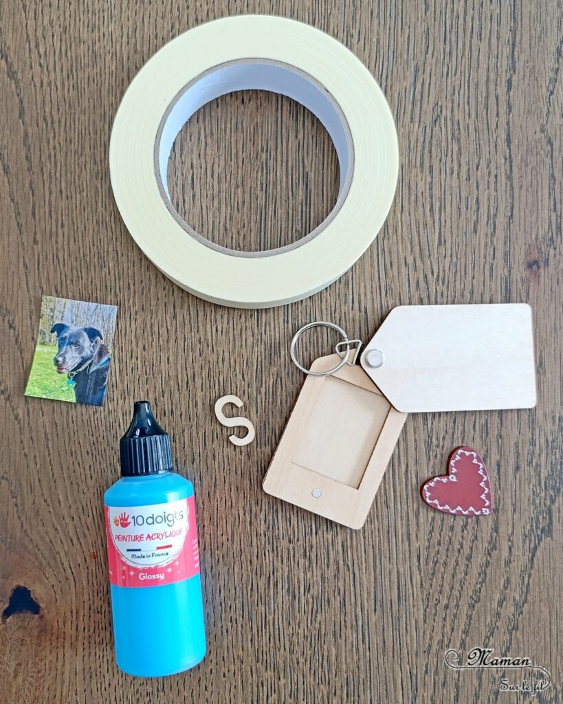 Kit Porte-clé à offrir avec initiale et photo : activité créative et manuelle enfants - Le tutoriel et matériel viennent de chez 10 Doigts - Peinture, Collage d'un coeur en bois - Porte-clé qui cache et renferme une photo - Bricolage et cadeau DIY - Bricolage Fait maison à offrir - Fête des mères, pères, grands-mères, grands-pères, parents - Pour les enseignants en fin d'année - Thème Fêtes, amour, amitié, Saint-Valentin - Bricolage sympa et facile - Arts visuels Maternelle et cycle 2 - Maternelle et élémentaire - Créativité - Cycle 1 ou 2 - tutoriel photos - mslf