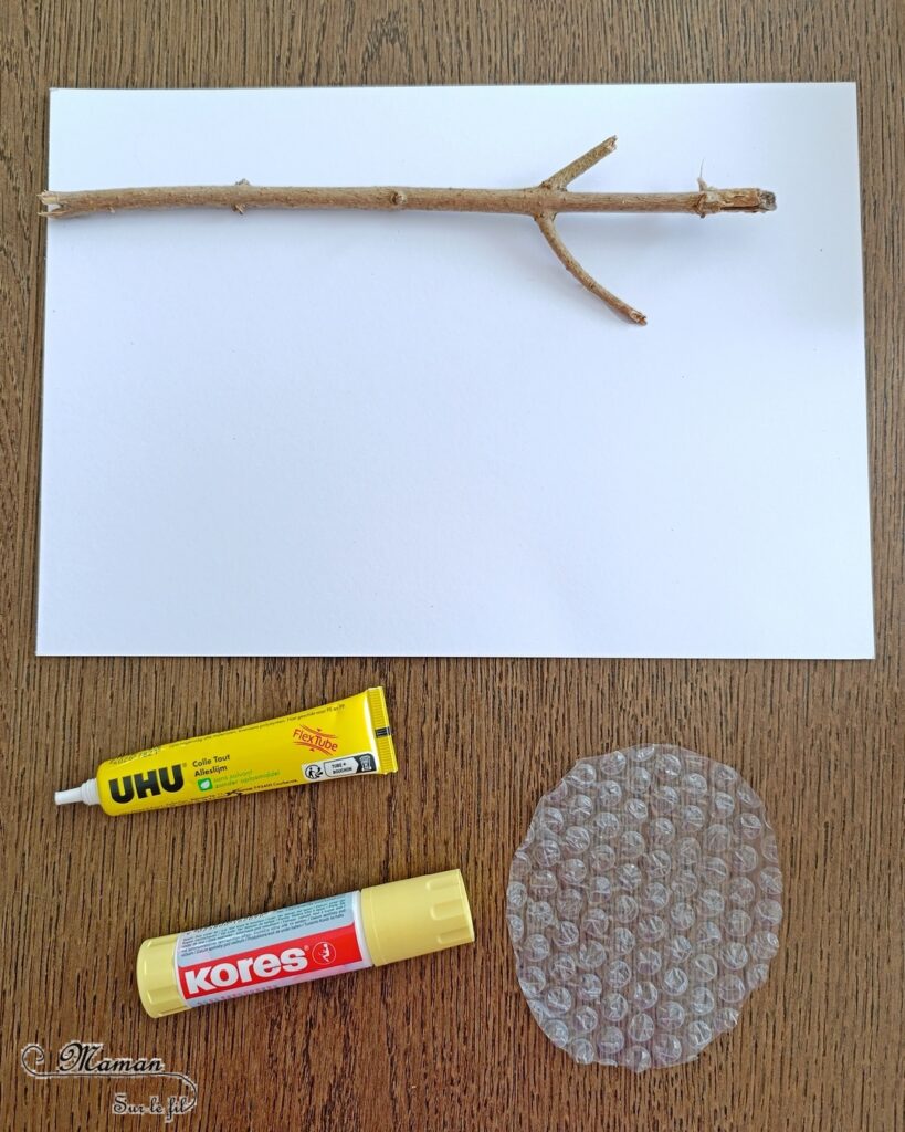 Créer une ruche et ses petits abeilles en papier à bulles et peinture : activité créative et manuelle enfants - Branche du jardin - Ruche en papier à bulles - Peindre abeilles avec bouchon en liège - Dessins - Feuilles avec des cotons-tige - Thème Insectes et petites bêtes, printemps, forêt - Bricolage et décoration sympa et facile - Arts visuels maternelle et élémentaire - Cycles 1 et 2 - Créativité - tutoriel photos - mslf
