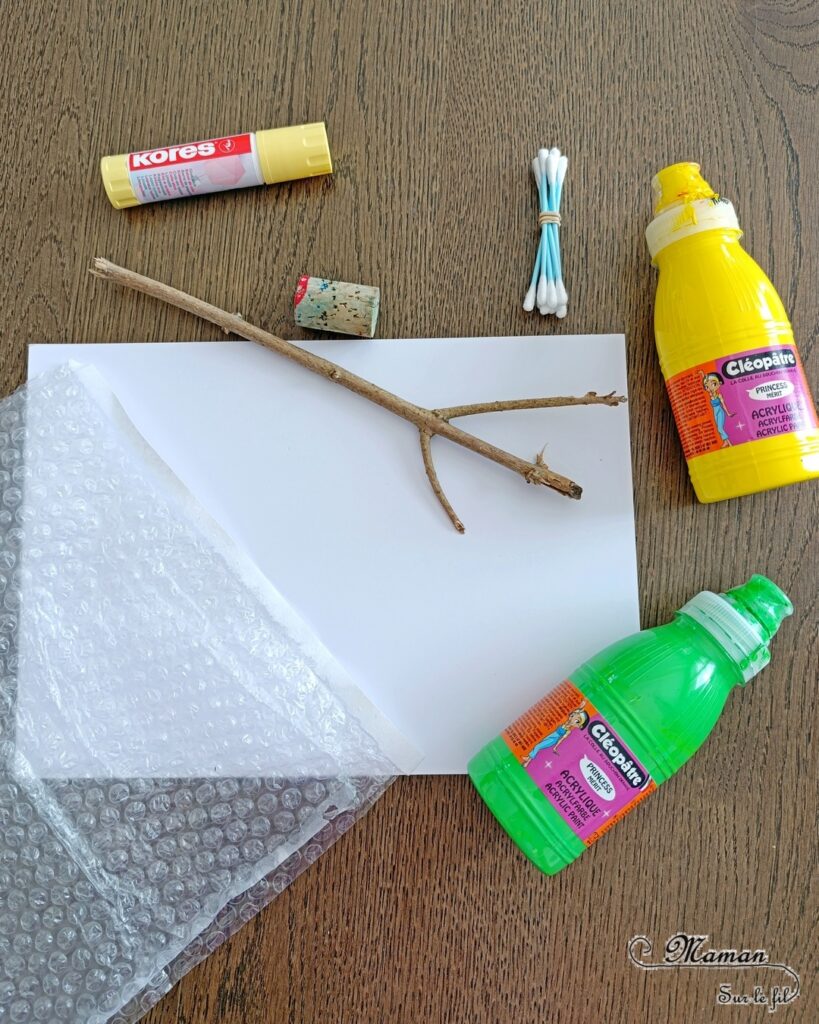 Créer une ruche et ses petits abeilles en papier à bulles et peinture : activité créative et manuelle enfants - Branche du jardin - Ruche en papier à bulles - Peindre abeilles avec bouchon en liège - Dessins - Feuilles avec des cotons-tige - Thème Insectes et petites bêtes, printemps, forêt - Bricolage et décoration sympa et facile - Arts visuels maternelle et élémentaire - Cycles 1 et 2 - Créativité - tutoriel photos - mslf
