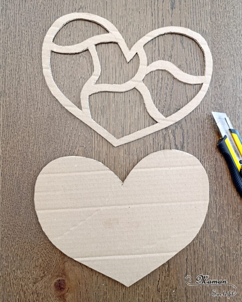 Fabriquer un coeur brillant tout en paillettes et carton : activité créative, recyclage et manuelle enfants - Récup', recyclage, surcyclage de carton -Découpage, collage - Paillettes, sequins, papiers brillants et holographiques - Cadeau DIY, fait maison à offrir pour la fête des mères, pères, grands-mères, grands-pères, parents - Amour, amitié, Saint Valentin - Bricolage et décoration sympa et facile - Arts visuels maternelle et élémentaire - Cycles 1 et 2 - Créativité - tutoriel photos - mslf