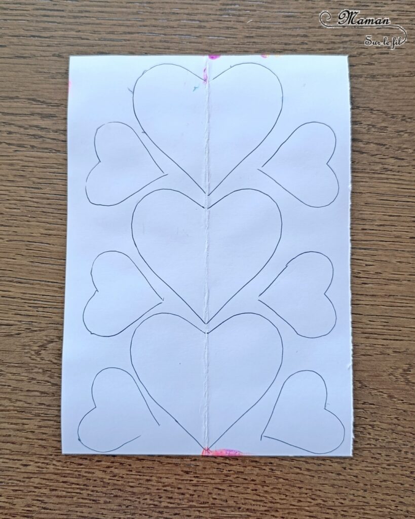 Fabriquer des marque-pages Coeurs pour la fête des mères : activité créative, peinture et manuelle enfants - Peinture par symétrie - Découpage, collage, bricolage - Cadeau DIY, fait maison à offrir pour la fête des mères, pères, grands-mères, grands-pères, parents - Amour, amitié, Saint Valentin - Technique de peinture ludique - Bricolage et décoration sympa et facile - Arts visuels maternelle et élémentaire - Cycles 1 et 2 - Créativité - tutoriel photos et vidéo - mslf