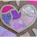Fabriquer un coeur brillant tout en paillettes et carton : activité créative, recyclage et manuelle enfants - Récup', recyclage, surcyclage de carton -Découpage, collage - Paillettes, sequins, papiers brillants et holographiques - Cadeau DIY, fait maison à offrir pour la fête des mères, pères, grands-mères, grands-pères, parents - Amour, amitié, Saint Valentin - Bricolage et décoration sympa et facile - Arts visuels maternelle et élémentaire - Cycles 1 et 2 - Créativité - tutoriel photos - mslf