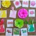 Fabriquer des fleurs avec des feuilles d'essuie-tout + activités de classement par couleurs : activité créative, nature, pédagogique et manuelle enfants - Tracé et découpage de cercles dans du Sopaline - Coloriage des bords aux feutres - Application d'eau au pinceau - Coeur fait avec un bouton -Chasse aux couleurs dans le jardin (fleurs, feuilles, trèfles, herbes...) - Land art et nature - Cartes avec Photos de fleurs à classer par couleur pour compléter - Jeu Repère les couleurs pour les plus grands - Jeux PDF à imprimer Simple, coloré et joli - Thème Fleurs, printemps, couleurs - Bricolage et décoration sympa et facile - Arts visuels maternelle et élémentaire - Cycles 1 et 2 - Créativité - tutoriel photos - mslf