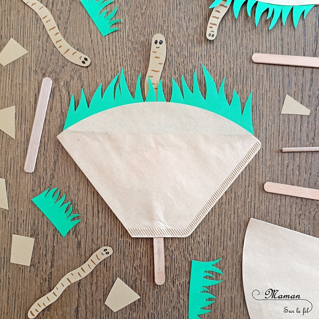 Fabriquer un mignon ver de terre qui sort de terre : activité créative, recyclage et manuelle enfants - Récup' de bâtonnets de glace en bois ou de pics à brochettes, et de filtres à café - Découpage, collage de l'herbe - Ver de terre qui se cache, coulisse et apparaît - Surcyclage - Thème Insectes et petites bêtes, printemps, animaux de la forêt - Bricolage et décoration sympa et facile - Arts visuels maternelle et élémentaire - Cycles 1 et 2 - Créativité - tutoriel photos et vidéo - mslf