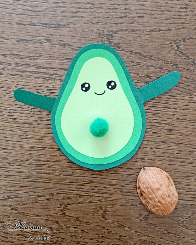 Fabriquer un petit avocat mignon et son bébé : activité créative, récup et manuelle enfants - Recyclage, surcyclage d'une coquille de noix pour le noyau - Découpage et collage de papier - Petite surprise cachée dans son ventre : bonbon, pompons, bébé avocat - Land Art et Nature - Thème Fruits et légumes, potager, printemps, été - Bricolage et décoration sympa et facile - Arts visuels maternelle et élémentaire - Cycles 1 et 2 - Créativité - tutoriel photos et vidéo - mslf