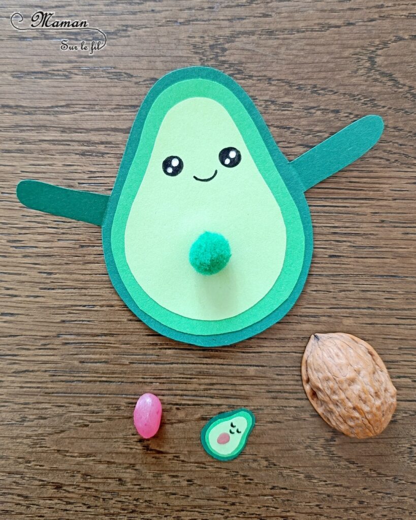 Fabriquer un petit avocat mignon et son bébé : activité créative, récup et manuelle enfants - Recyclage, surcyclage d'une coquille de noix pour le noyau - Découpage et collage de papier - Petite surprise cachée dans son ventre : bonbon, pompons, bébé avocat - Land Art et Nature - Thème Fruits et légumes, potager, printemps, été - Bricolage et décoration sympa et facile - Arts visuels maternelle et élémentaire - Cycles 1 et 2 - Créativité - tutoriel photos et vidéo - mslf