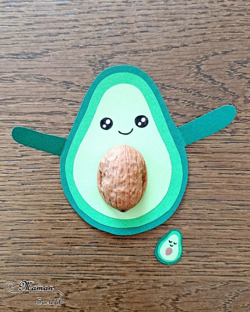 Fabriquer un petit avocat mignon et son bébé : activité créative, récup et manuelle enfants - Recyclage, surcyclage d'une coquille de noix pour le noyau - Découpage et collage de papier - Petite surprise cachée dans son ventre : bonbon, pompons, bébé avocat - Land Art et Nature - Thème Fruits et légumes, potager, printemps, été - Bricolage et décoration sympa et facile - Arts visuels maternelle et élémentaire - Cycles 1 et 2 - Créativité - tutoriel photos et vidéo - mslf