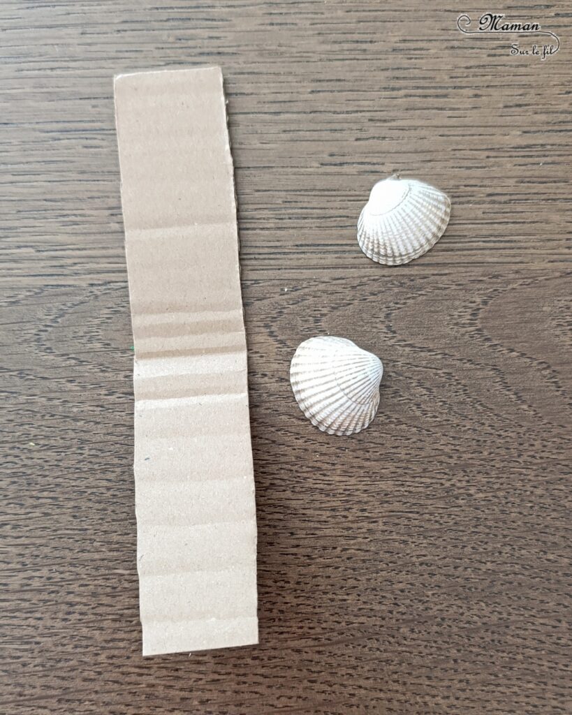 Fabriquer des castagnettes d'été en récup' : activité créative, récup et manuelle enfants - Recyclage, surcyclage de carton et de coquillages - Bricolage rapide pour la fête de la musique - Peinture avec de la gouache en stick - Instruments de musique DIY, fait maison - Thème Fête de la musique, été, plage, coquillages - Bricolage et décoration sympa et facile - Arts visuels maternelle et élémentaire - Cycles 1 et 2 - Créativité - tutoriel photos - mslf