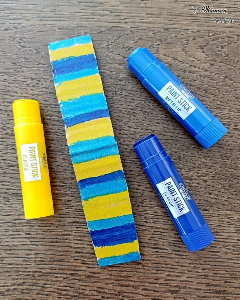Fabriquer des castagnettes d'été en récup' : activité créative, récup et manuelle enfants - Recyclage, surcyclage de carton et de coquillages - Bricolage rapide pour la fête de la musique - Peinture avec de la gouache en stick - Instruments de musique DIY, fait maison - Thème Fête de la musique, été, plage, coquillages - Bricolage et décoration sympa et facile - Arts visuels maternelle et élémentaire - Cycles 1 et 2 - Créativité - tutoriel photos - mslf