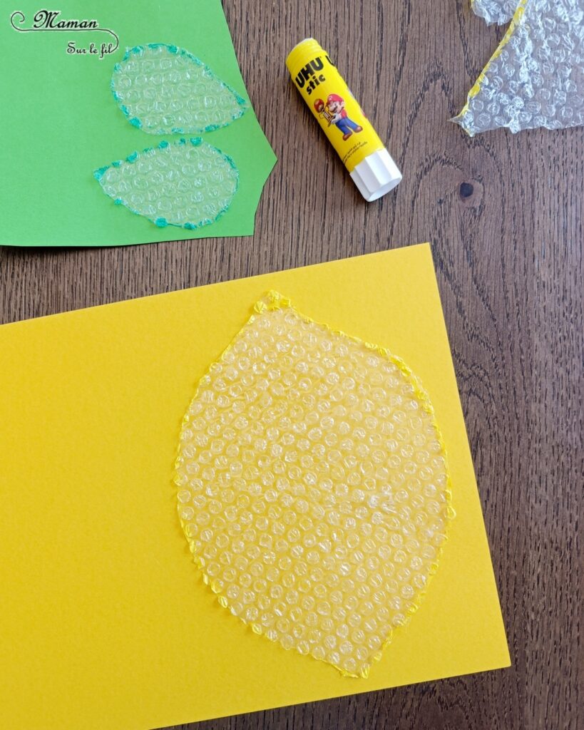 Créer un citron avec du papier à bulles et de la peinture : activité créative, récup et manuelle enfants - Recyclage, surcyclage de papier bulle - Découpage et collage de papier - Peinture sur papier à bulles - Bâton pour la queue du citron - Land Art et Nature - Thème Fruits et légumes, potager, printemps, été - Bricolage et décoration sympa et facile - Arts visuels maternelle et élémentaire - Cycles 1 et 2 - Créativité - tutoriel photos - mslf