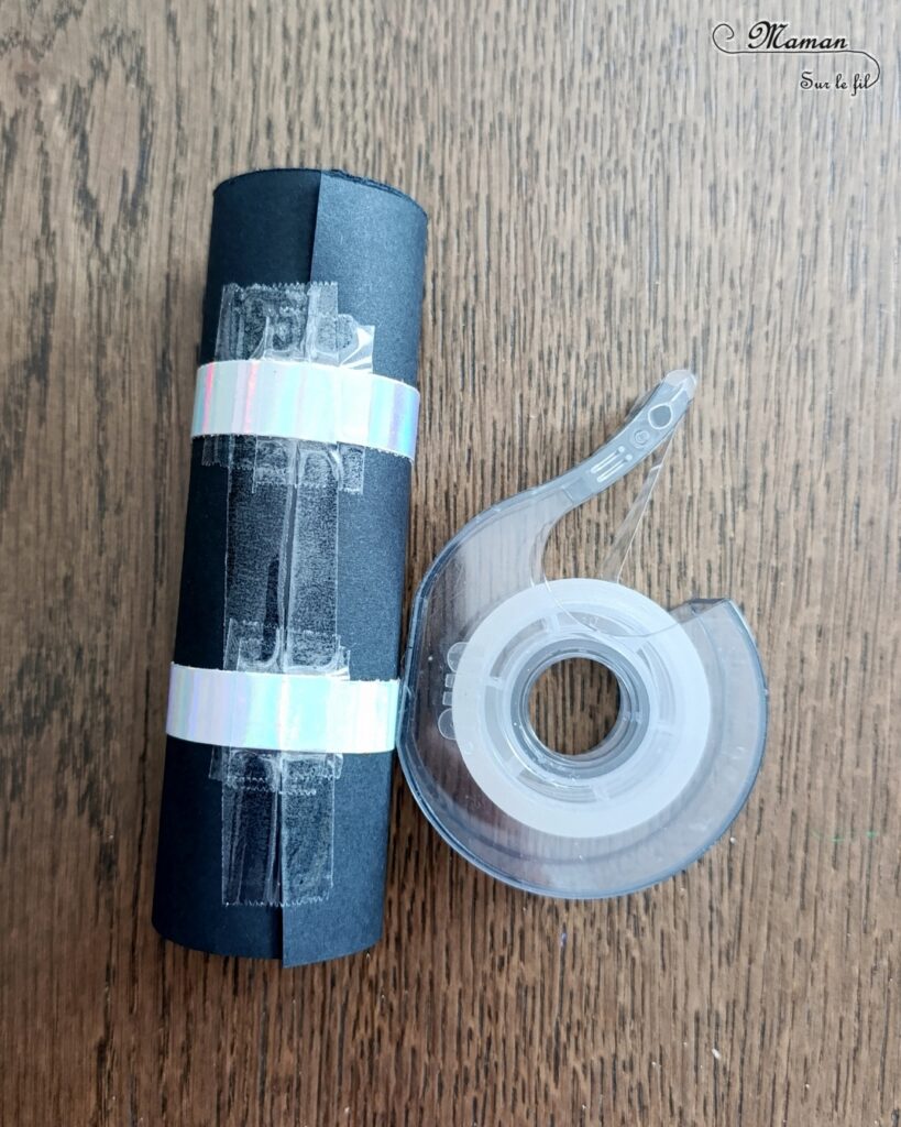 Fabriquer un micro en récup' : activité créative, récup et manuelle enfants - Recyclage, surcyclage d'un rouleau de papier toilette en carton (rouleau de PQ) - Bricolage rapide pour la fête de la musique - Découpage et collage de papier - Mouchoirs, essuie-tout, papier alu - Thème Fête de la musique, chant - Bricolage et décoration sympa et facile - Arts visuels maternelle et élémentaire - Cycles 1 et 2 - Créativité - tutoriel photos - mslf
