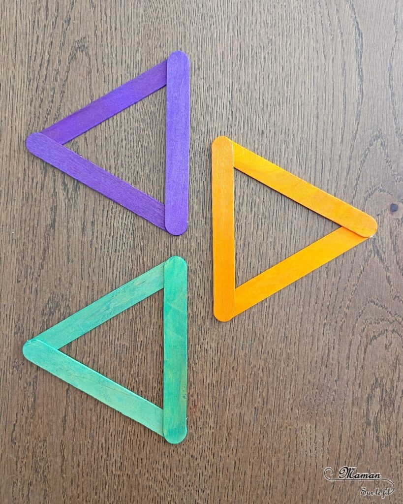 Fabriquer des poissons colorés avec des bâtonnets de bois et des caissettes à cupcakes : activité créative, récup' et manuelle enfants - Recyclage et surcyclage de gros bâtonnets en bois colorés et de caissettes couleurs Arc-en-ciel - Bricolage facile et rigolo - Découpage, collage - Gommettes Yeux - Thème poissons, animaux marins, mer, océans, été, 1er avril - Bricolage et décoration sympa et facile - Arts visuels maternelle et élémentaire - Cycles 1 et 2 - Créativité - tutoriel photos - mslf