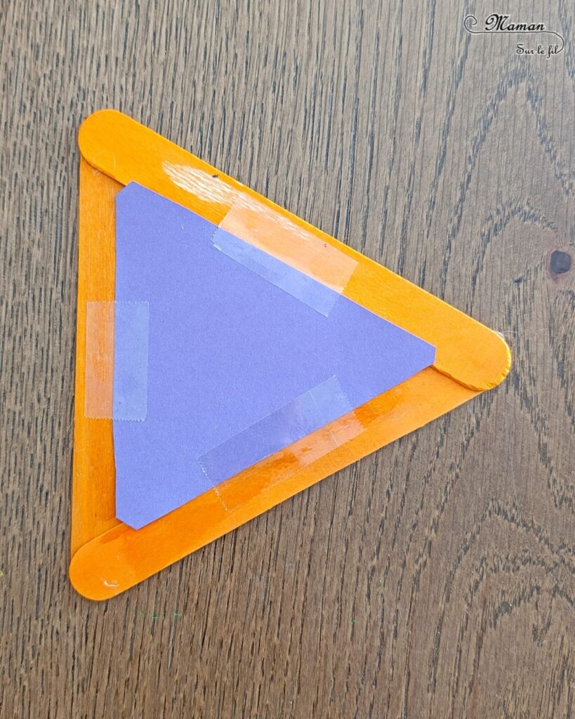 Fabriquer des poissons colorés avec des bâtonnets de bois et des caissettes à cupcakes : activité créative, récup' et manuelle enfants - Recyclage et surcyclage de gros bâtonnets en bois colorés et de caissettes couleurs Arc-en-ciel - Bricolage facile et rigolo - Découpage, collage - Gommettes Yeux - Thème poissons, animaux marins, mer, océans, été, 1er avril - Bricolage et décoration sympa et facile - Arts visuels maternelle et élémentaire - Cycles 1 et 2 - Créativité - tutoriel photos - mslf