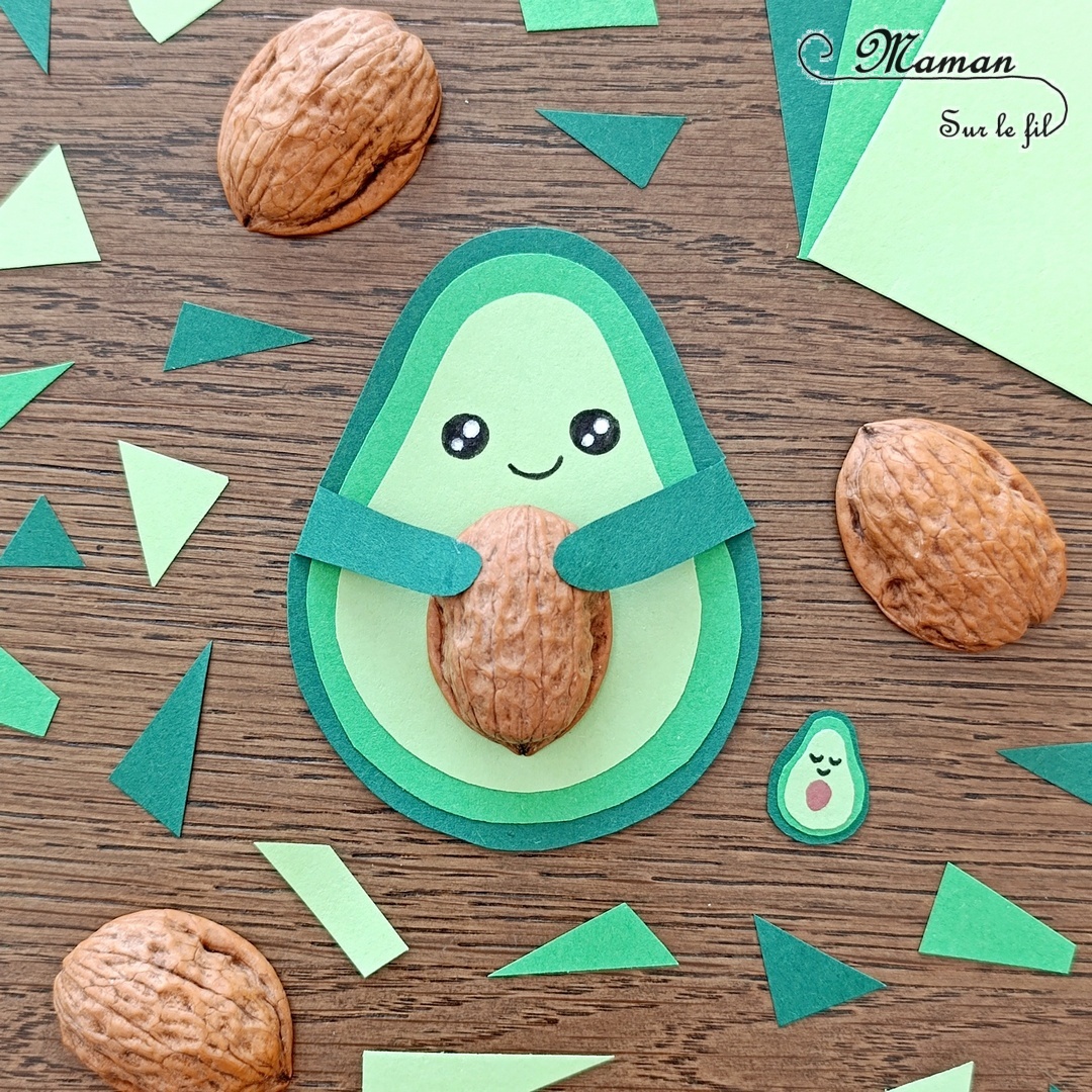 Fabriquer un petit avocat mignon et son bébé : activité créative, récup et manuelle enfants - Recyclage, surcyclage d'une coquille de noix pour le noyau - Découpage et collage de papier - Petite surprise cachée dans son ventre : bonbon, pompons, bébé avocat - Land Art et Nature - Thème Fruits et légumes, potager, printemps, été - Bricolage et décoration sympa et facile - Arts visuels maternelle et élémentaire - Cycles 1 et 2 - Créativité - tutoriel photos et vidéo - mslf