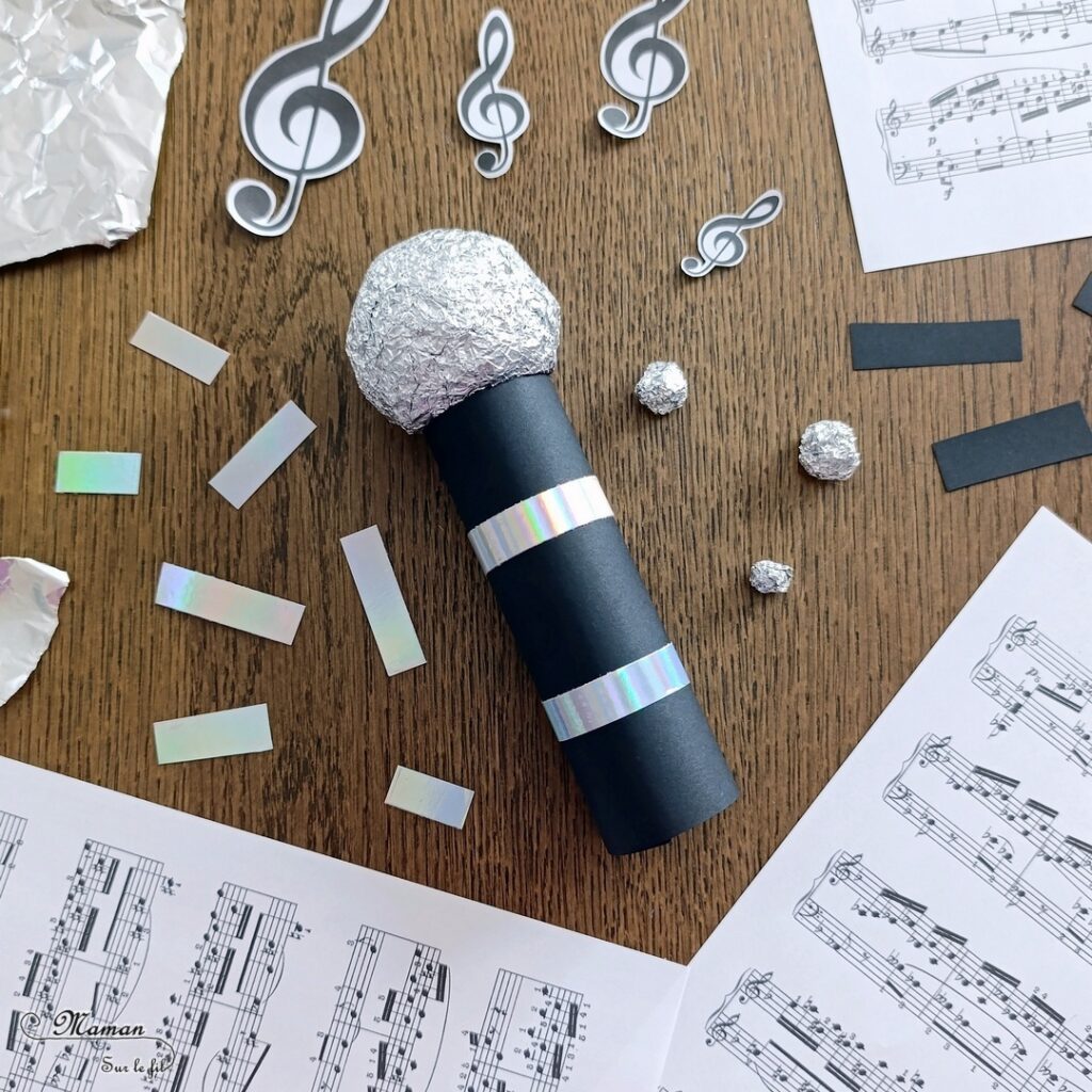 Fabriquer un micro en récup' : activité créative, récup et manuelle enfants - Recyclage, surcyclage d'un rouleau de papier toilette en carton (rouleau de PQ) - Bricolage rapide pour la fête de la musique - Découpage et collage de papier - Mouchoirs, essuie-tout, papier alu - Thème Fête de la musique, chant - Bricolage et décoration sympa et facile - Arts visuels maternelle et élémentaire - Cycles 1 et 2 - Créativité - tutoriel photos - mslf