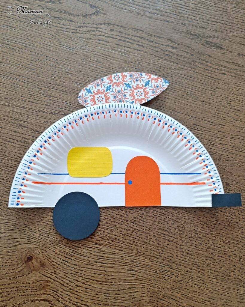 Fabriquer des caravanes avec des assiettes en carton : activité créative, récup' et manuelle enfants - Recyclage, surcyclage d'assiettes en carton - Découpage, collage de papiers - Surf sur le toit, prêt à partir en vacances - Décoration colorée avec dessins et graphismes - Bricolage facile pour jeu DIY - Thème camping, vacances, été - Bricolage et décoration sympa et facile - Arts visuels maternelle et élémentaire - Cycles 1 et 2 - Créativité - tutoriel photos - mslf