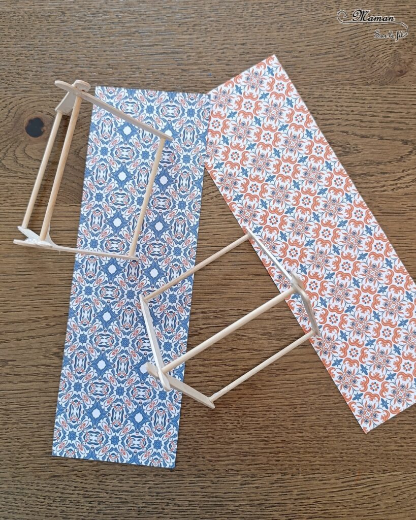 Fabriquer des mini tentes en récup' et papier : activité créative, recyclage et manuelle enfants - Surcyclage de bâtonnets de glace en bois - Bricolage facile pour jeu DIY (pour figurines, poupées, Playmobil... - Découpage, collage de papier - Campement avec deux tentes, un lac, un plan d'eau et un feu de camp (bougie) - Thème camping, vacances, été, colonies, camp d'été - Bricolage et décoration sympa et facile - Arts visuels maternelle et élémentaire - Cycles 1 et 2 - Créativité - tutoriel photos - mslf