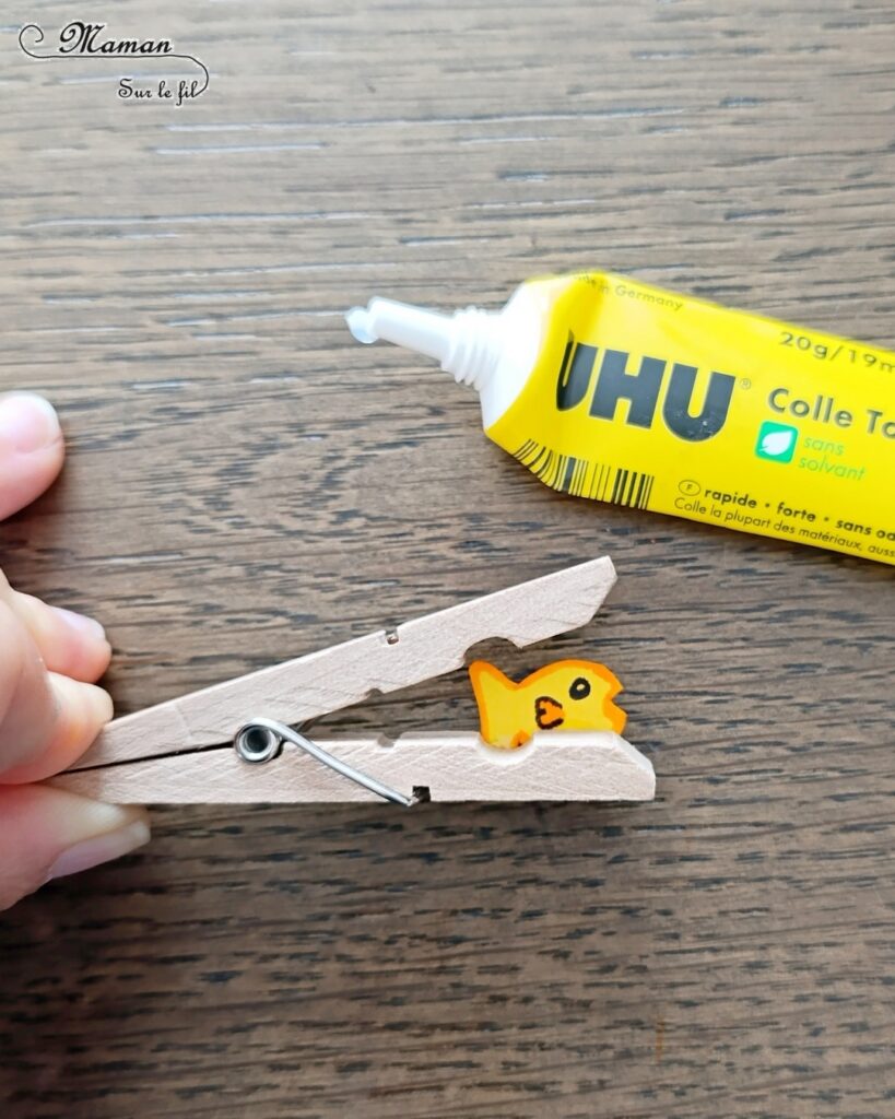 Fabriquer un requin Pince à linge et son petit poisson caché dans sa bouche : activité créative, rigolote et manuelle enfants - Découpage, collage, dessin - Pince à linge pour ouvrir la bouche du requin et faire apparaître un petit poisson - Muscler les petits doigts, motricité fine - Bricolage facile et rigolo - Thème animaux marins, océans, mer, été - Bricolage et décoration sympa et facile - Arts visuels maternelle et élémentaire - Cycles 1 et 2 - Créativité - tutoriel photos et vidéo - mslf
