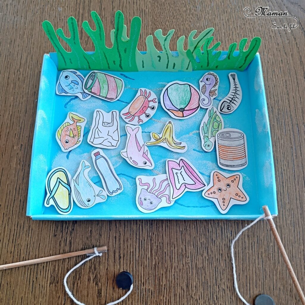 Fabriquer un jeu DIY - La pêche aux déchets : activité créative, peinture, récup' et manuelle enfants - Permet d'aborder l'importance de la protection des océans et des animaux marins, le respect de l'environnement, l'écologie, la gestion et le tri des déchets - Recyclage, surcyclage d'une boite en carton - Peinture, coloriage, dessin, découpage, collage - Pêche à la ligne avec trombone et aimant - Bricolage facile et rigolo - Thème animaux marins, océans, mer, été, respect de l'environnement, déchets - Bricolage et décoration sympa et facile - Arts visuels maternelle et élémentaire - Cycles 1 et 2 - Créativité - tutoriel photos - mslf