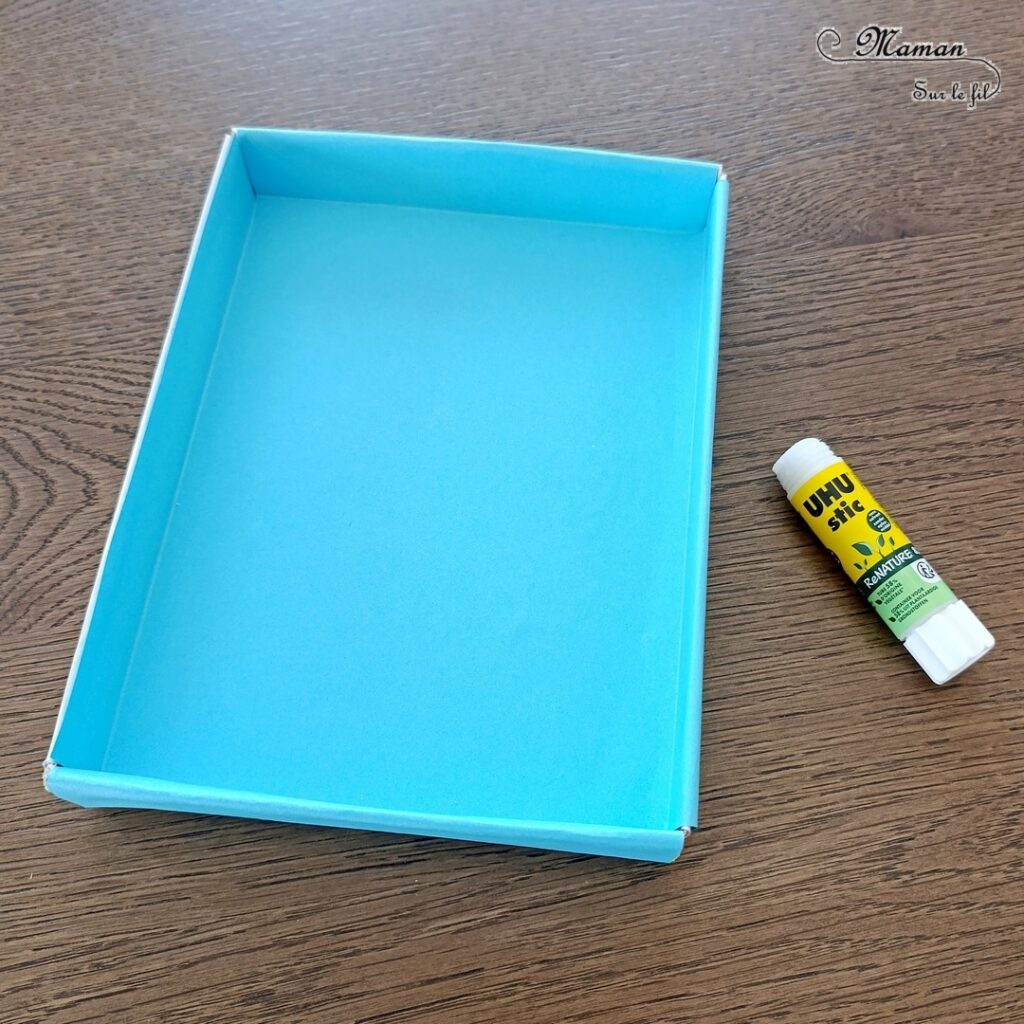 Fabriquer un jeu DIY - La pêche aux déchets : activité créative, peinture, récup' et manuelle enfants - Permet d'aborder l'importance de la protection des océans et des animaux marins, le respect de l'environnement, l'écologie, la gestion et le tri des déchets - Recyclage, surcyclage d'une boite en carton - Peinture, coloriage, dessin, découpage, collage - Pêche à la ligne avec trombone et aimant - Bricolage facile et rigolo - Thème animaux marins, océans, mer, été, respect de l'environnement, déchets - Bricolage et décoration sympa et facile - Arts visuels maternelle et élémentaire - Cycles 1 et 2 - Créativité - tutoriel photos - mslf