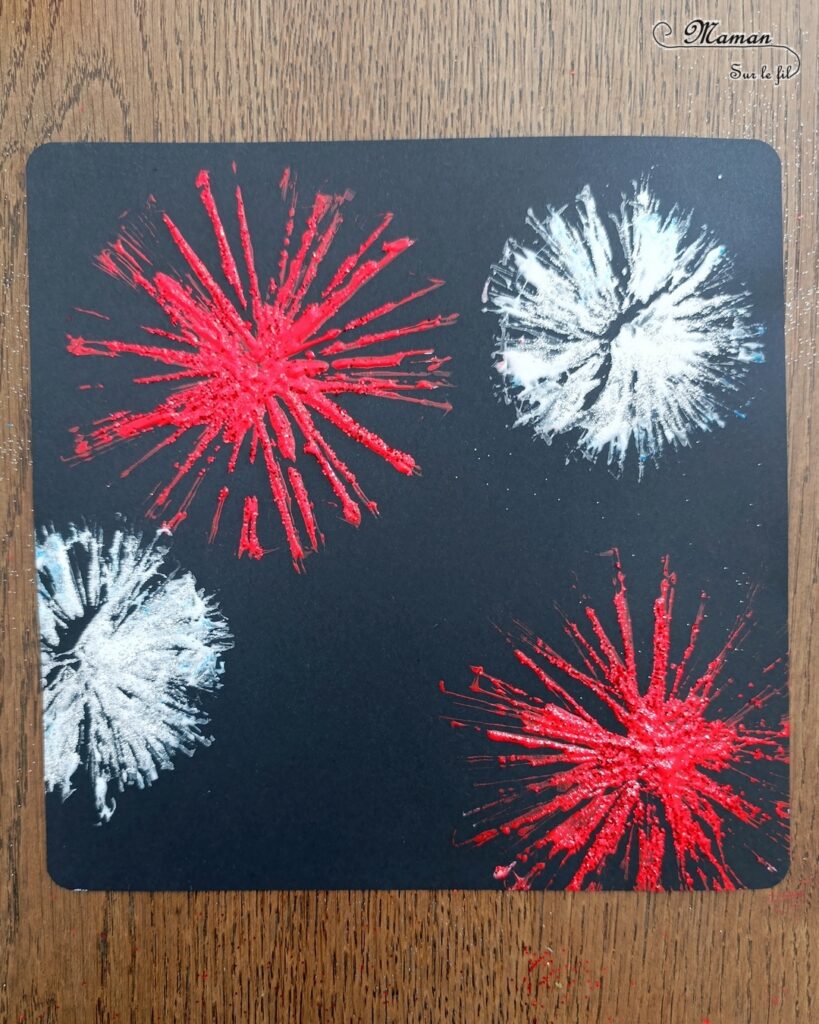 Peindre un feu d'artifice pour le 14 juillet avec des pailles et des paillettes : activité créative, peinture et manuelle enfants - Technique de la paille découpée en plusieurs bandes pour peindre les feux d'artifice - Couleurs bleu, blanc et rouge pour la fête nationale - Paillettes pour le côté brillant - Thème feu d'artifice, 14 juillet, fête nationale, drapeau français - Bricolage et décoration sympa et facile - Arts visuels maternelle et élémentaire - Cycles 1 et 2 - Créativité - tutoriel photos - mslf