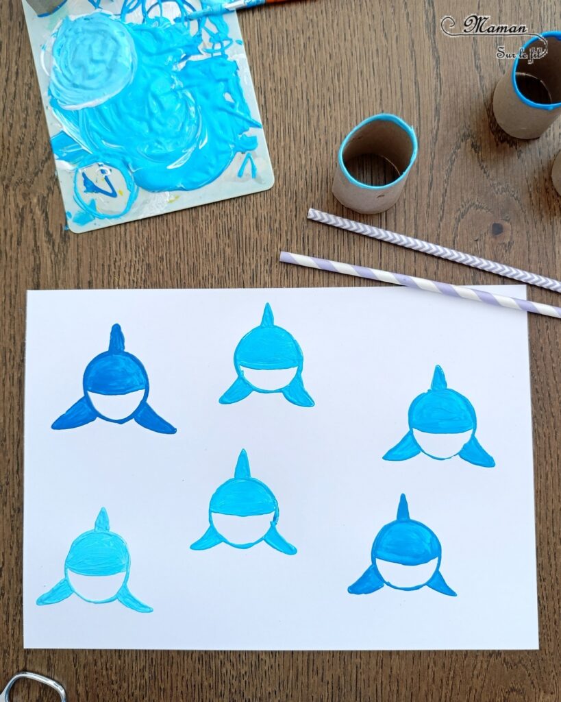 Peindre des requins mignons avec un rouleau de PQ en carton : activité créative, peinture, récup' et manuelle enfants - Recyclage et Surcyclage de rouleaux de papier toilette en carton - Peinture du corps, des nageoires et de l'aileron - Coloriage au pinceau - Dessin de la langue au feutre puis gommettes Yeux - Bulles pour décorer le tour avec des pailles - Bricolage facile et rigolo - Thème animaux marins, océans, mer, été - Bricolage et décoration sympa et facile - Arts visuels maternelle et élémentaire - Cycles 1 et 2 - Créativité - tutoriel photos - mslf