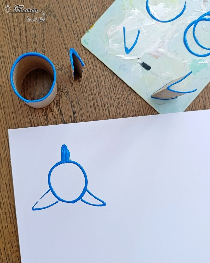 Peindre des requins mignons avec un rouleau de PQ en carton : activité créative, peinture, récup' et manuelle enfants - Recyclage et Surcyclage de rouleaux de papier toilette en carton - Peinture du corps, des nageoires et de l'aileron - Coloriage au pinceau - Dessin de la langue au feutre puis gommettes Yeux - Bulles pour décorer le tour avec des pailles - Bricolage facile et rigolo - Thème animaux marins, océans, mer, été - Bricolage et décoration sympa et facile - Arts visuels maternelle et élémentaire - Cycles 1 et 2 - Créativité - tutoriel photos - mslf