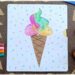 Créer une glace italienne qui change de couleurs : activité créative, peinture et manuelle enfants - Peinture et bricolage ludique avec roue qui tourne - Peinture type aquarelle, géométrie avec tracé de cercle, découpage, dessin et graphismes, attache parisienne - Bricolage facile et rigolo - Thème alimentation, gourmandises sucrées, glaces, été - Bricolage et décoration sympa et facile - Arts visuels maternelle et élémentaire - Cycles 1 et 2 - Créativité - tutoriel photos et vidéo - mslf