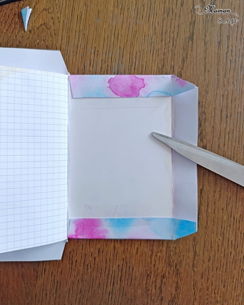 Créer la couverture d'un petit cahier pour la rentrée : activité créative, peinture et manuelle enfants - Customiser un petit carnet - Peinture avec eau, aquarelle, dessin, graphismes - Personnaliser son matériel scolaire, de classe - Bricolage DIY facile et rapide - Thème école, rentrée scolaire, matériel, cahiers - Bricolage et décoration sympa et facile - Arts visuels maternelle et élémentaire - Cycles 1 et 2 - Créativité - tutoriel photos - mslf